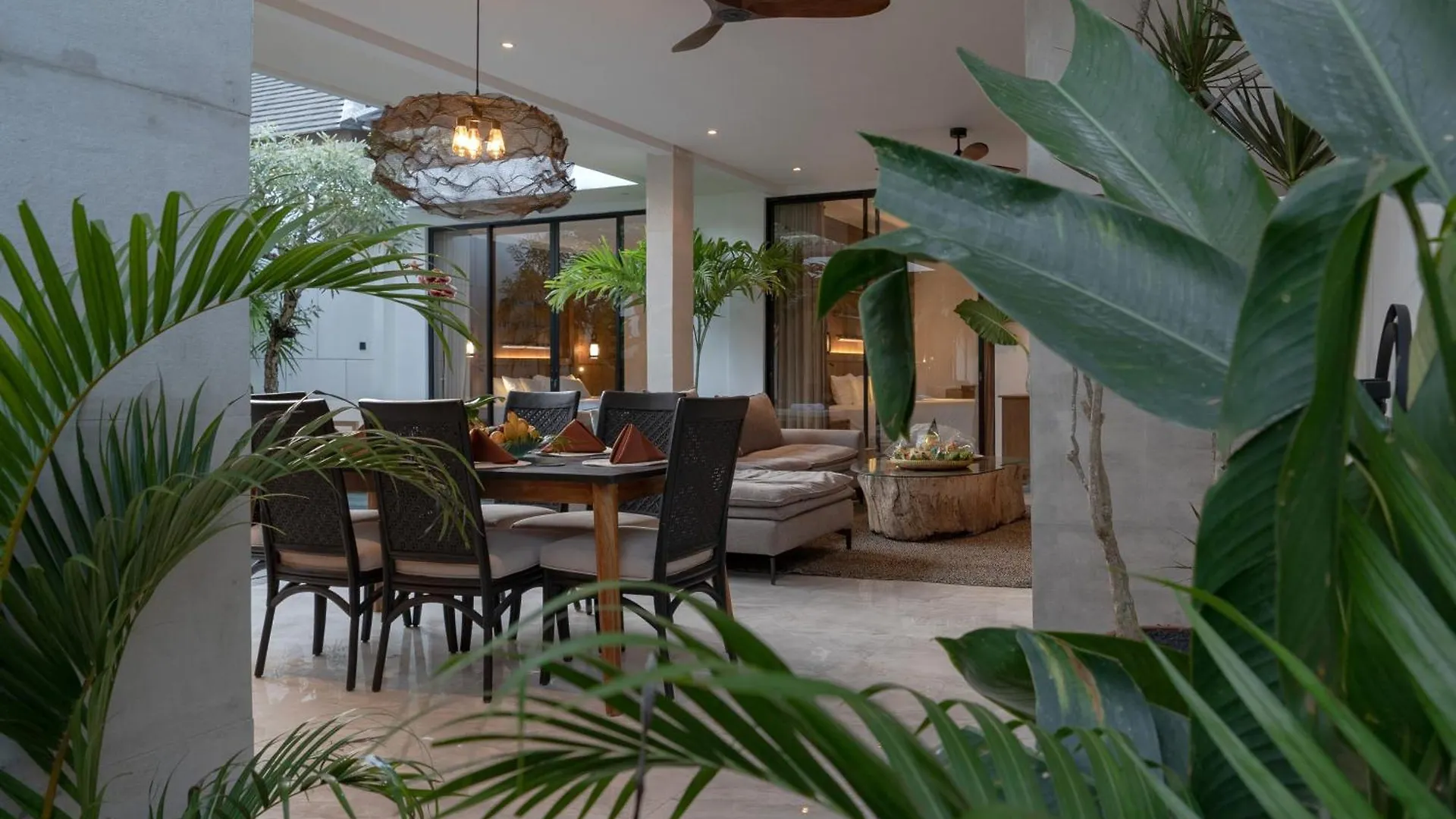 Deo Villa Seminyak  Σεμινιάκ